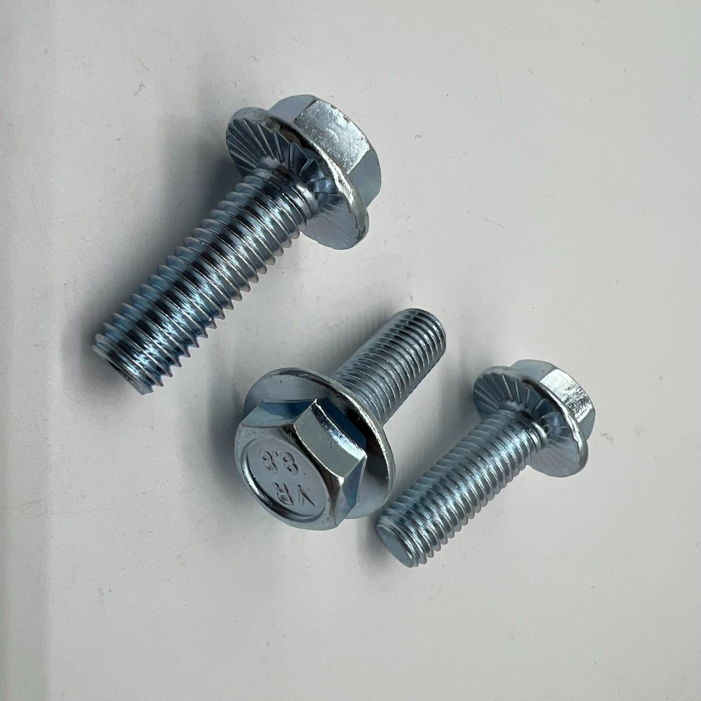 DIN6921 M10X30 Hex Flange Head Bolt Flange Screw Cl8.8