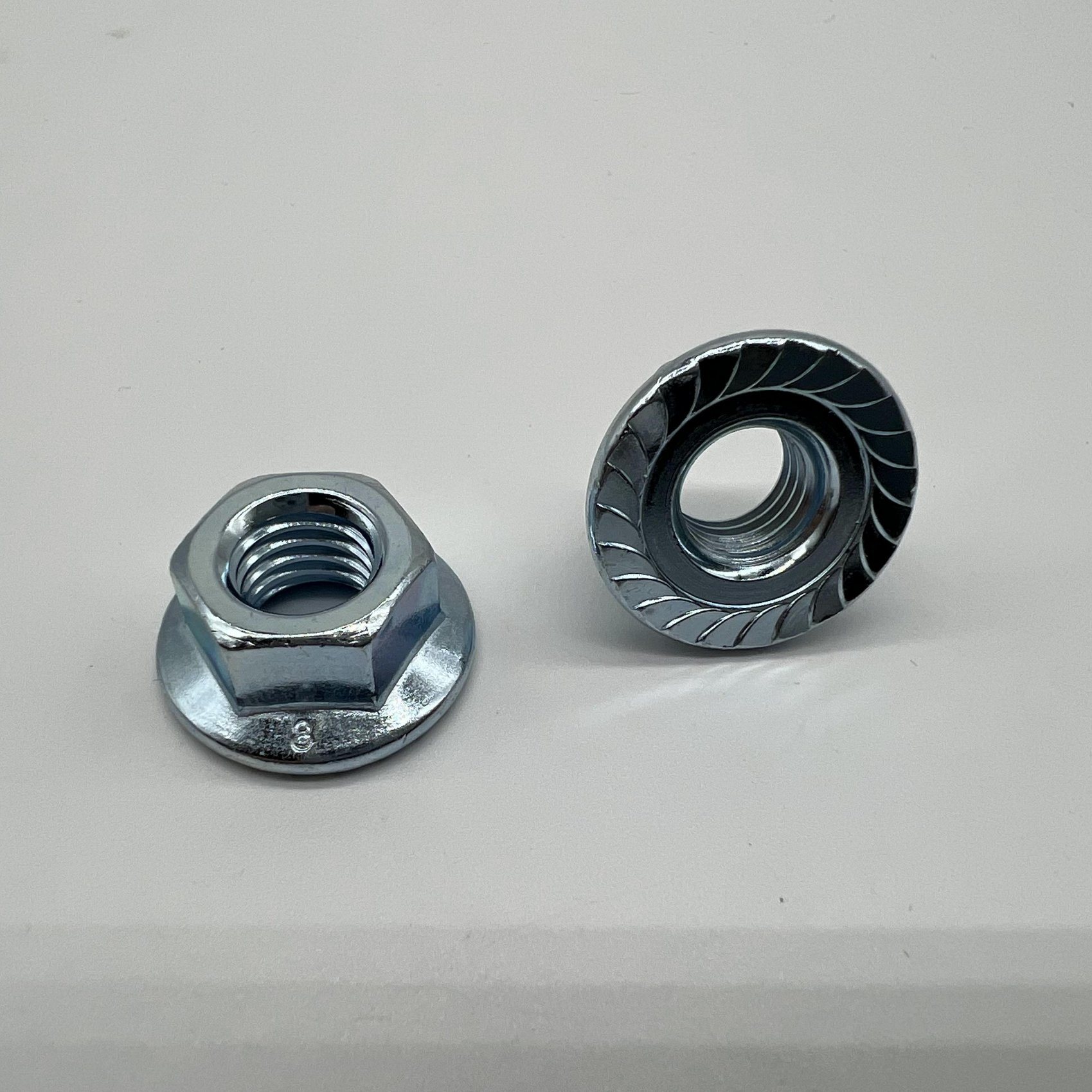 DIN6923 Flange Nut M10 with Serration Class 8