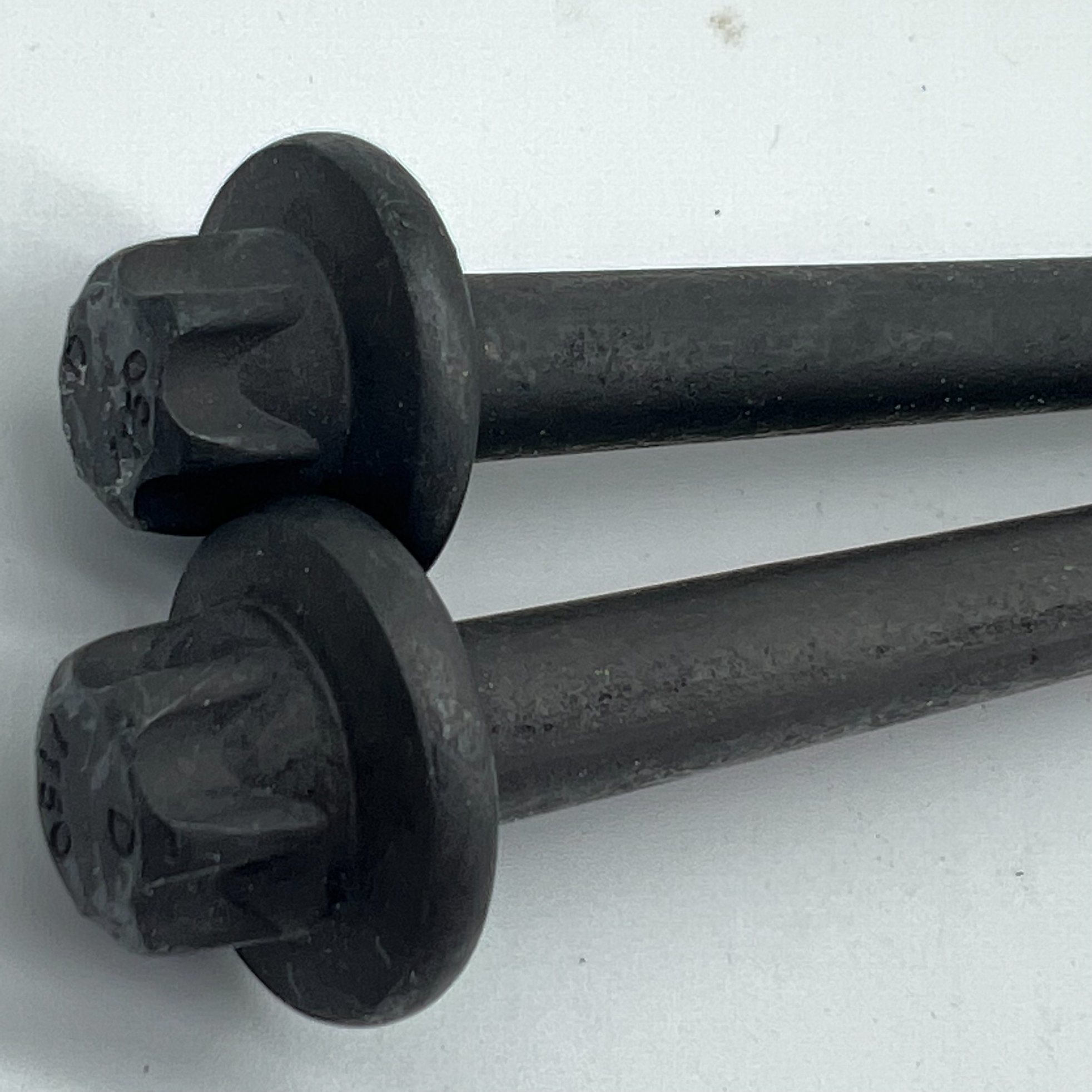 Cylinder Head Bolt M15X2X168 Torx Head Screw