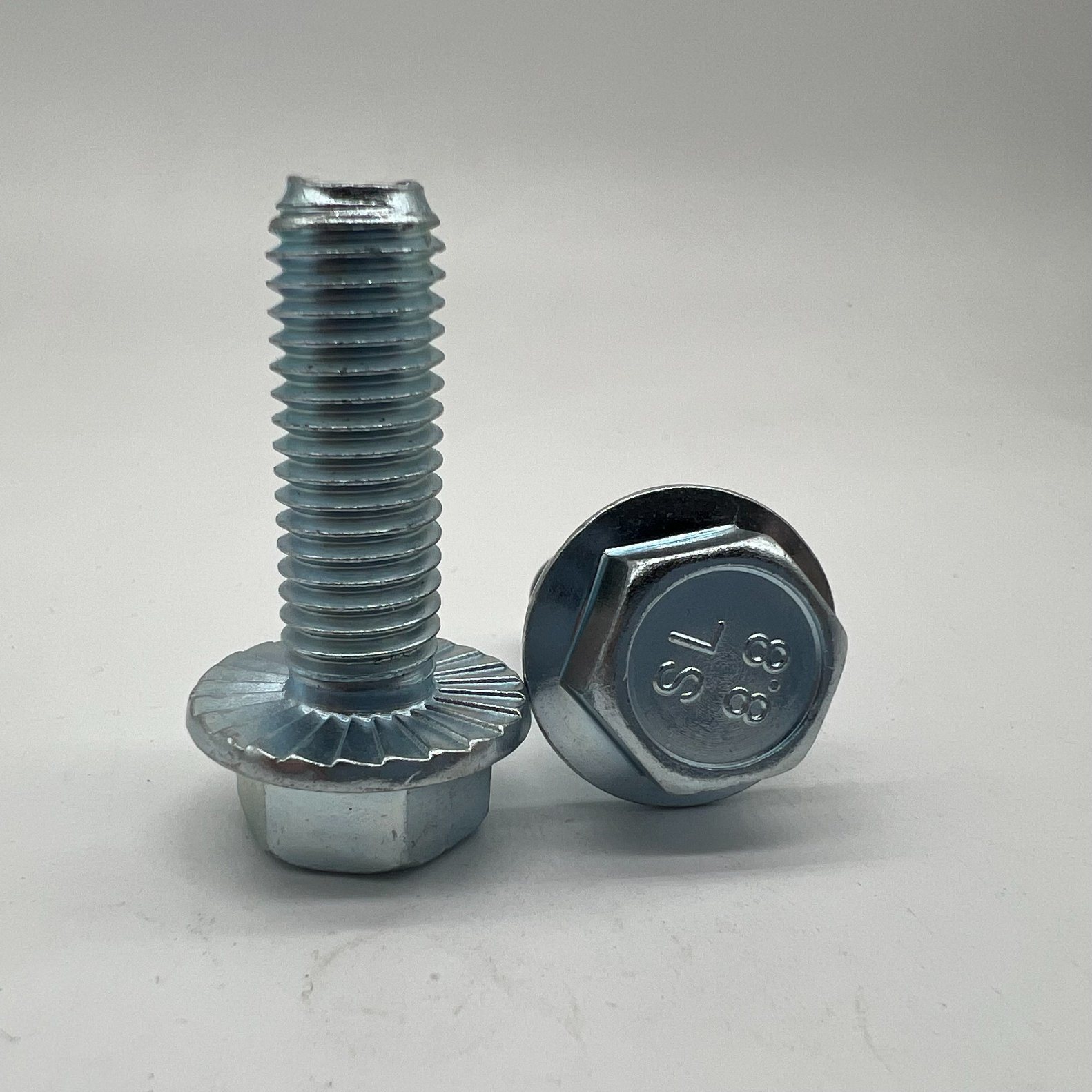 En1665 M12X25 Hex Flange Bolt Flange Screw Serration Cl8.8