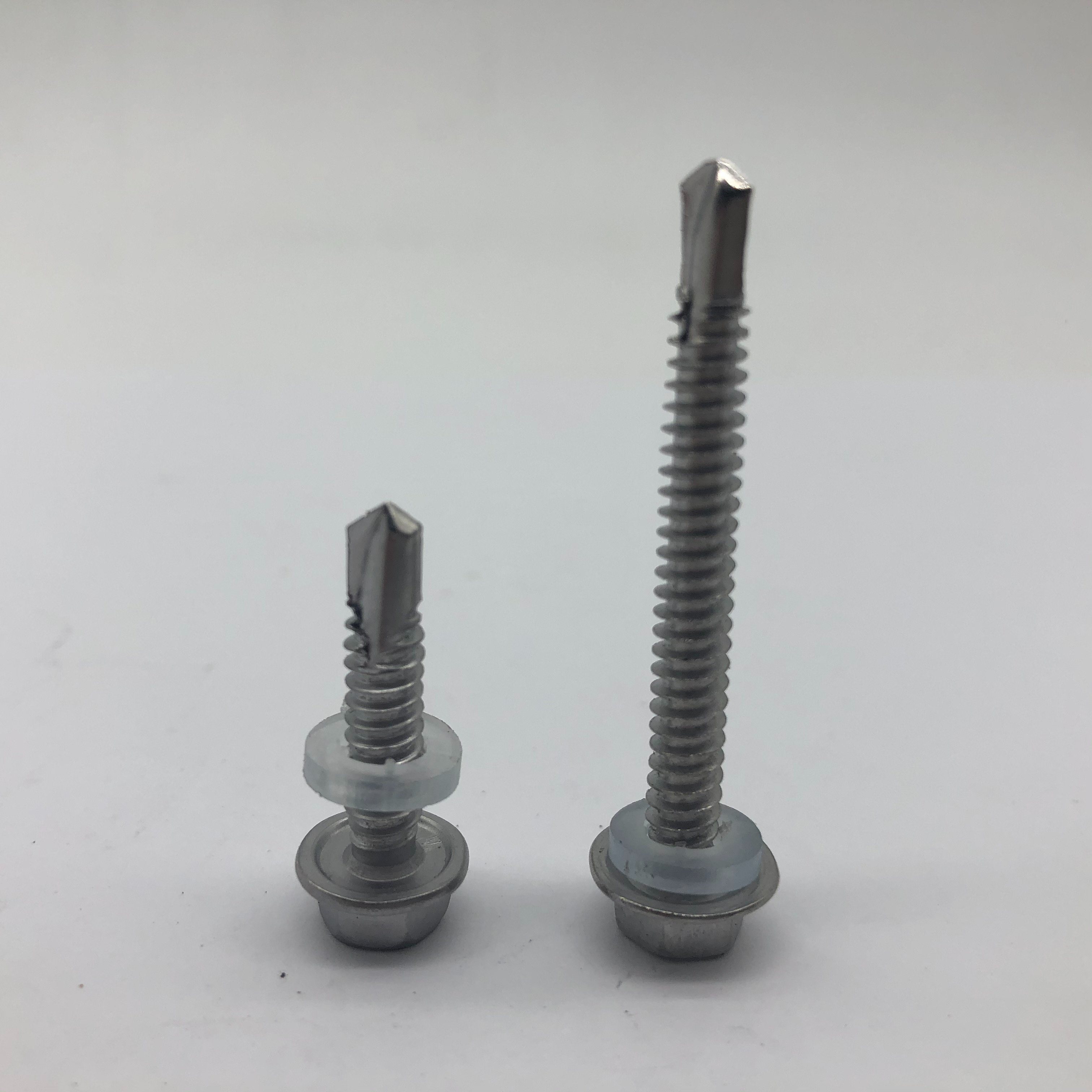 DIN7504K Ss410 Drilling Screw with Plastic Washer
