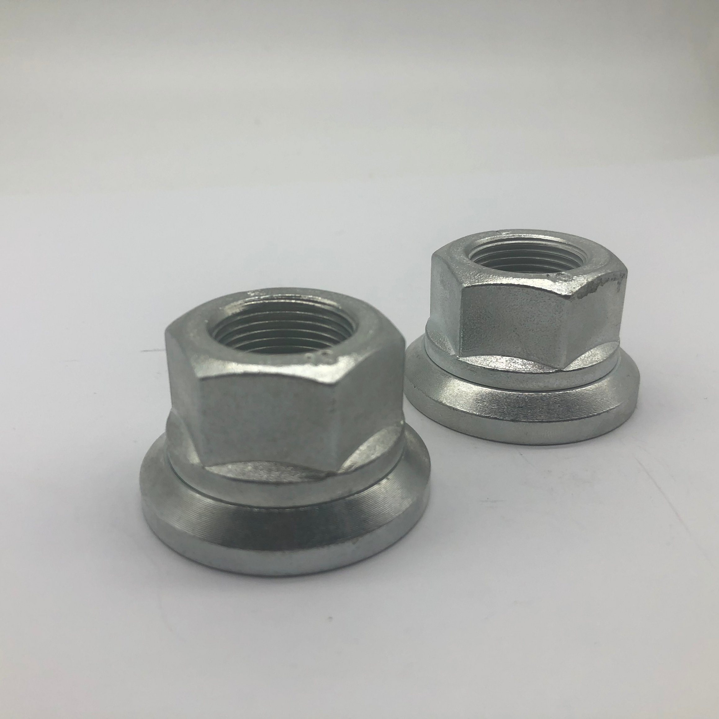 Zinc Plated Wheel Nut M22X1.5 Wheel Hub Nut