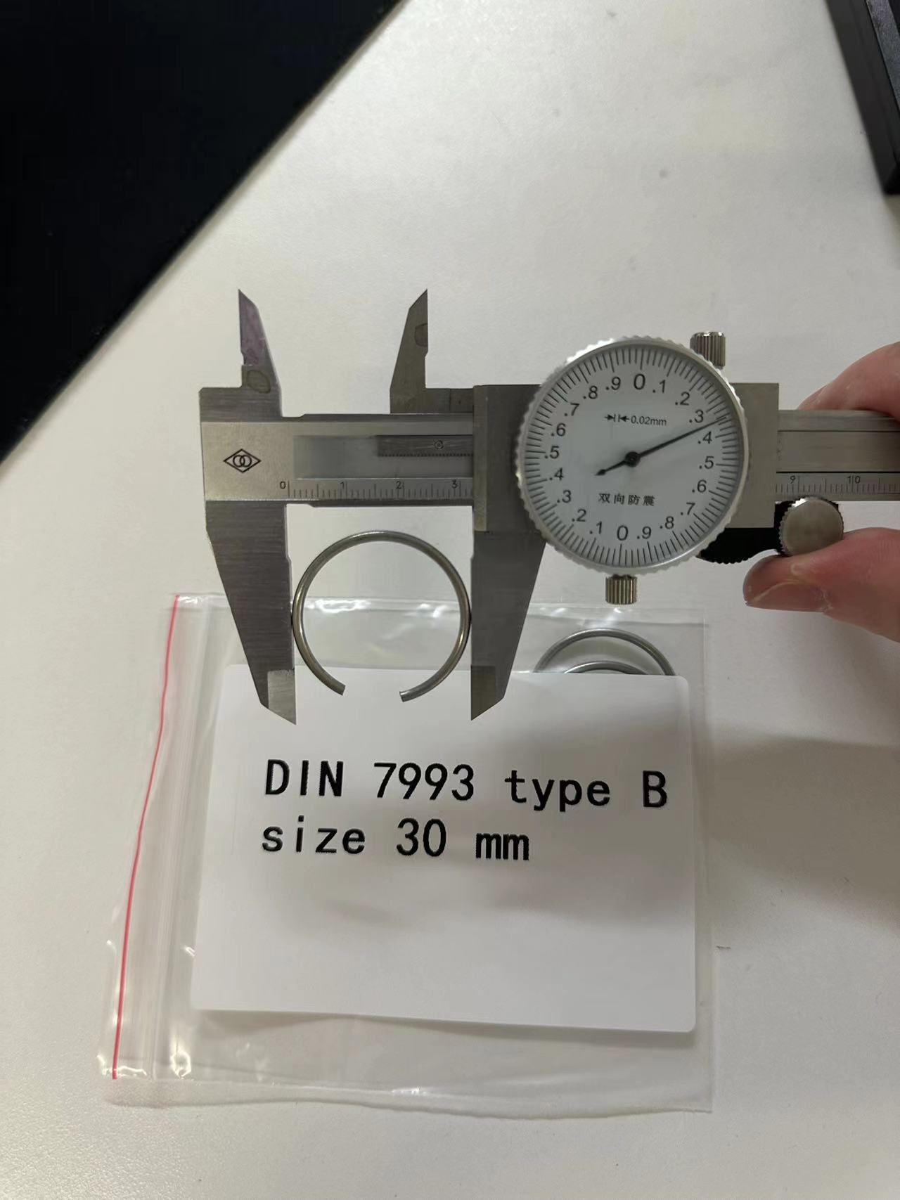 SS304 DIN7993 Round Wire Snap Ring For Bores - Type B for Bores