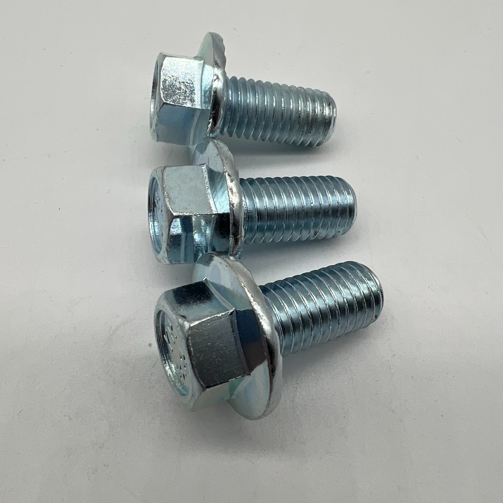 DIN6921 M12X25 Hex Bolt Flange Bolt Cl8.8 Zp