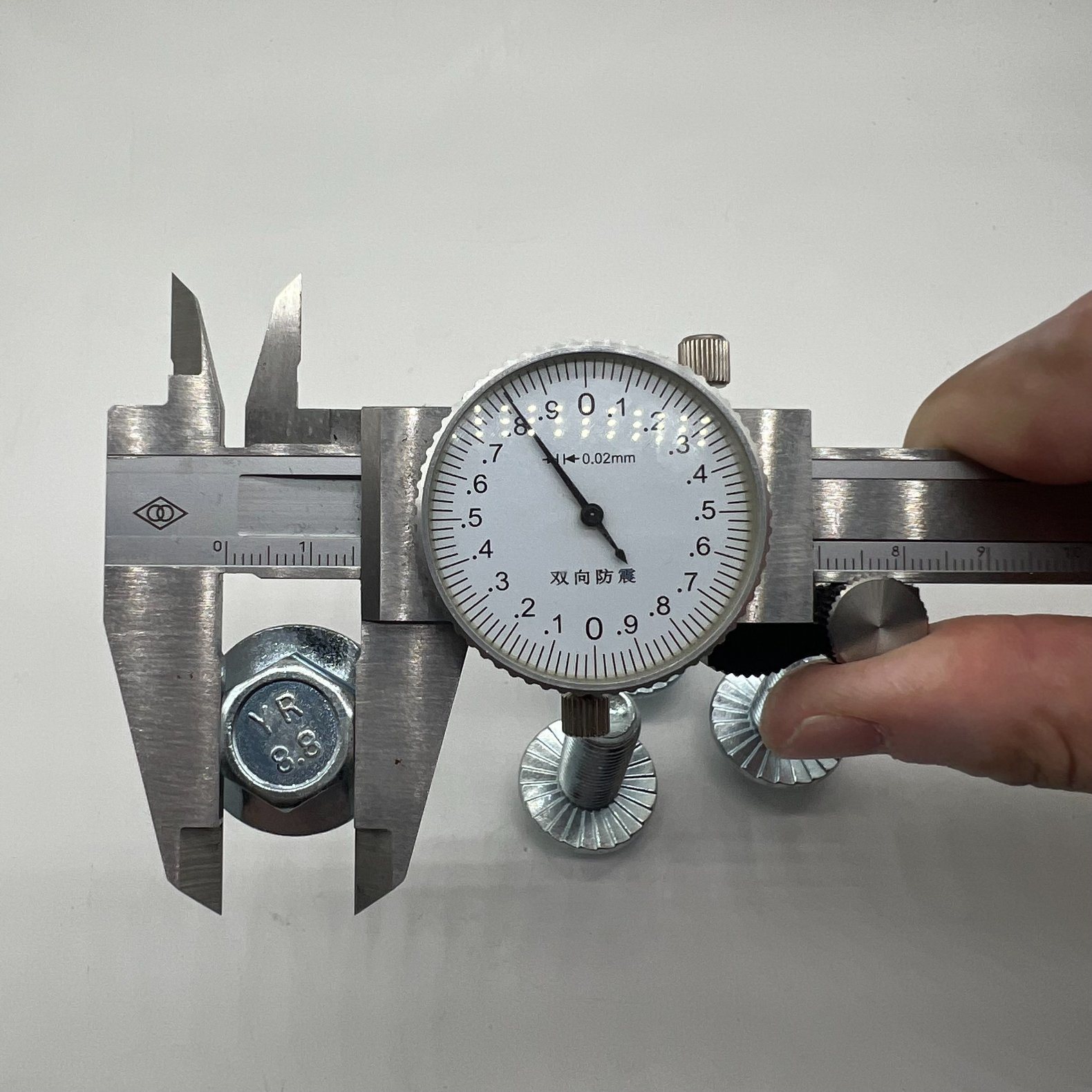 DIN6921 M12X25 Hex Bolt Flange Bolt Cl8.8 Zp