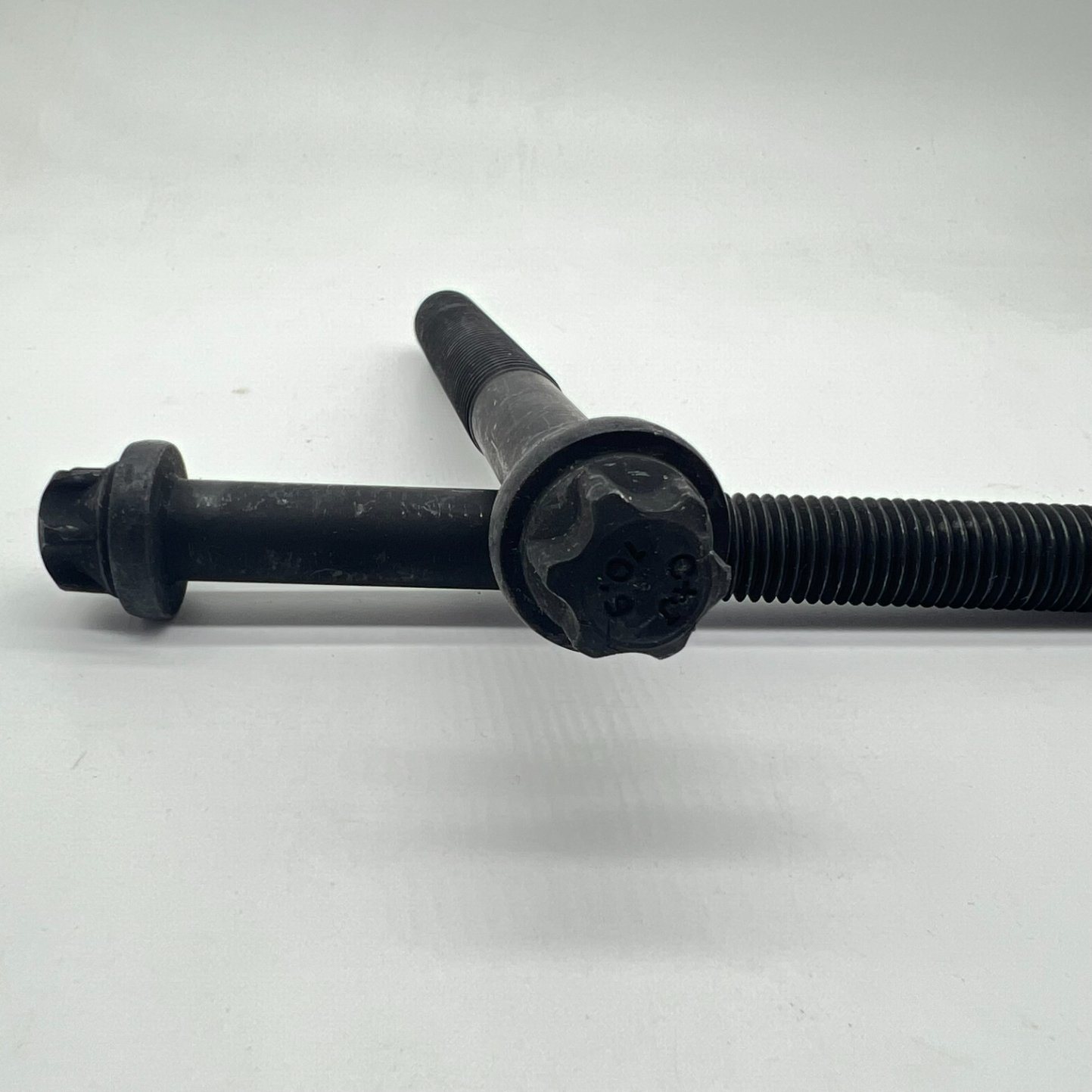 Cylinder Head Bolt M15X2X144 Torx Head Screw