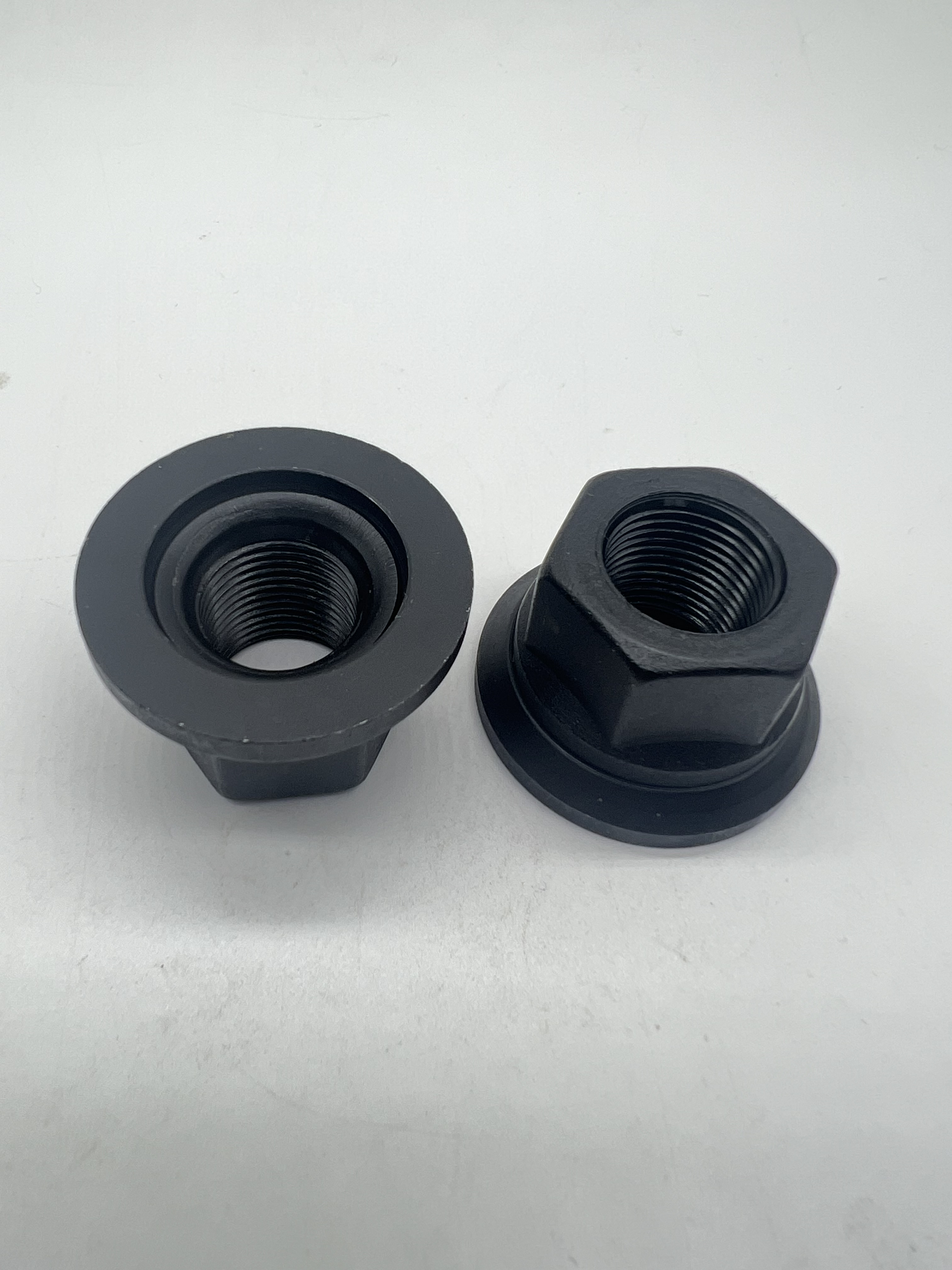 Truck Wheel Nut M18X1.5 class10 Wheel Hub Nut Phosphated Black 72hours