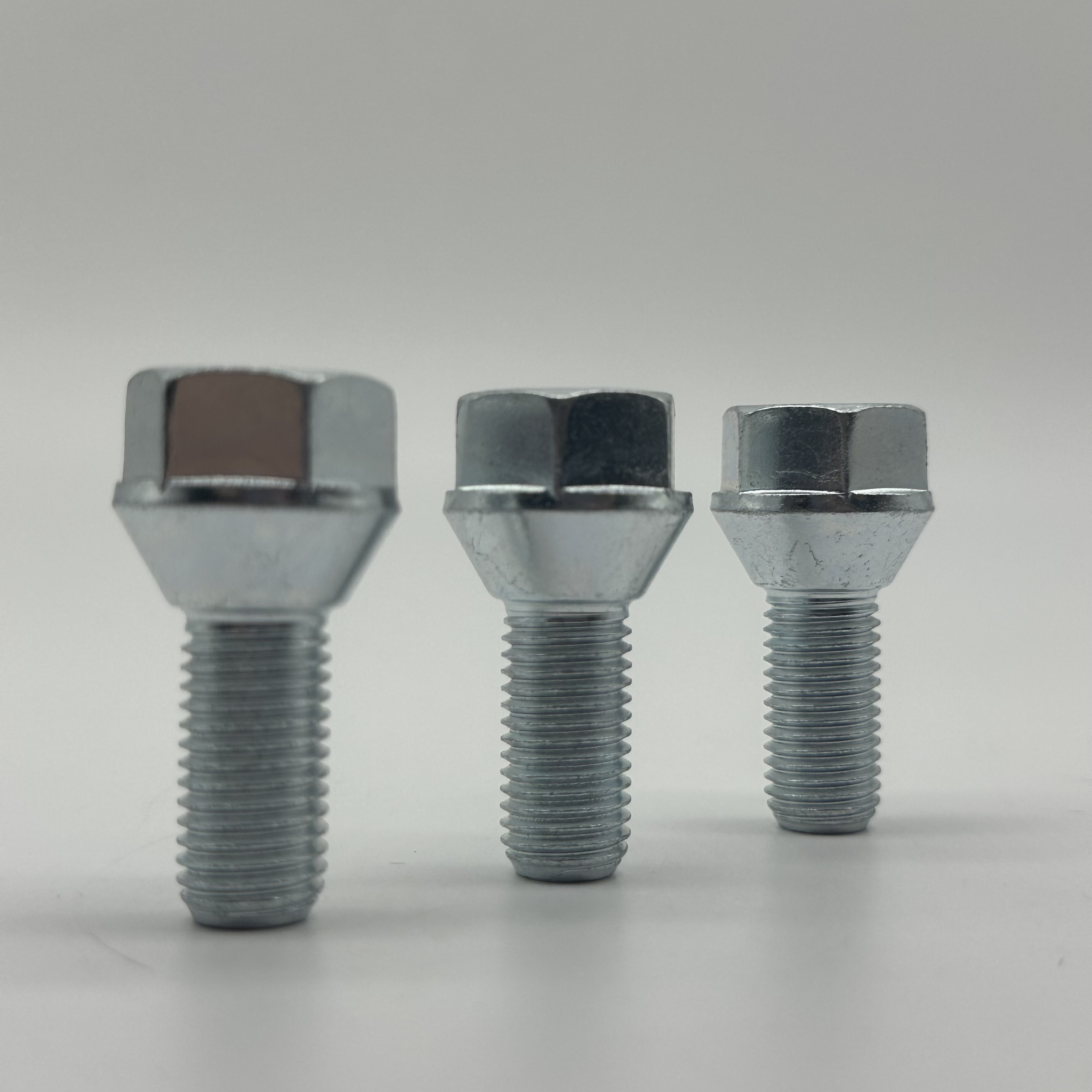 M12X1.25x24 Wheel Bolts for Trailer Class 8.8 