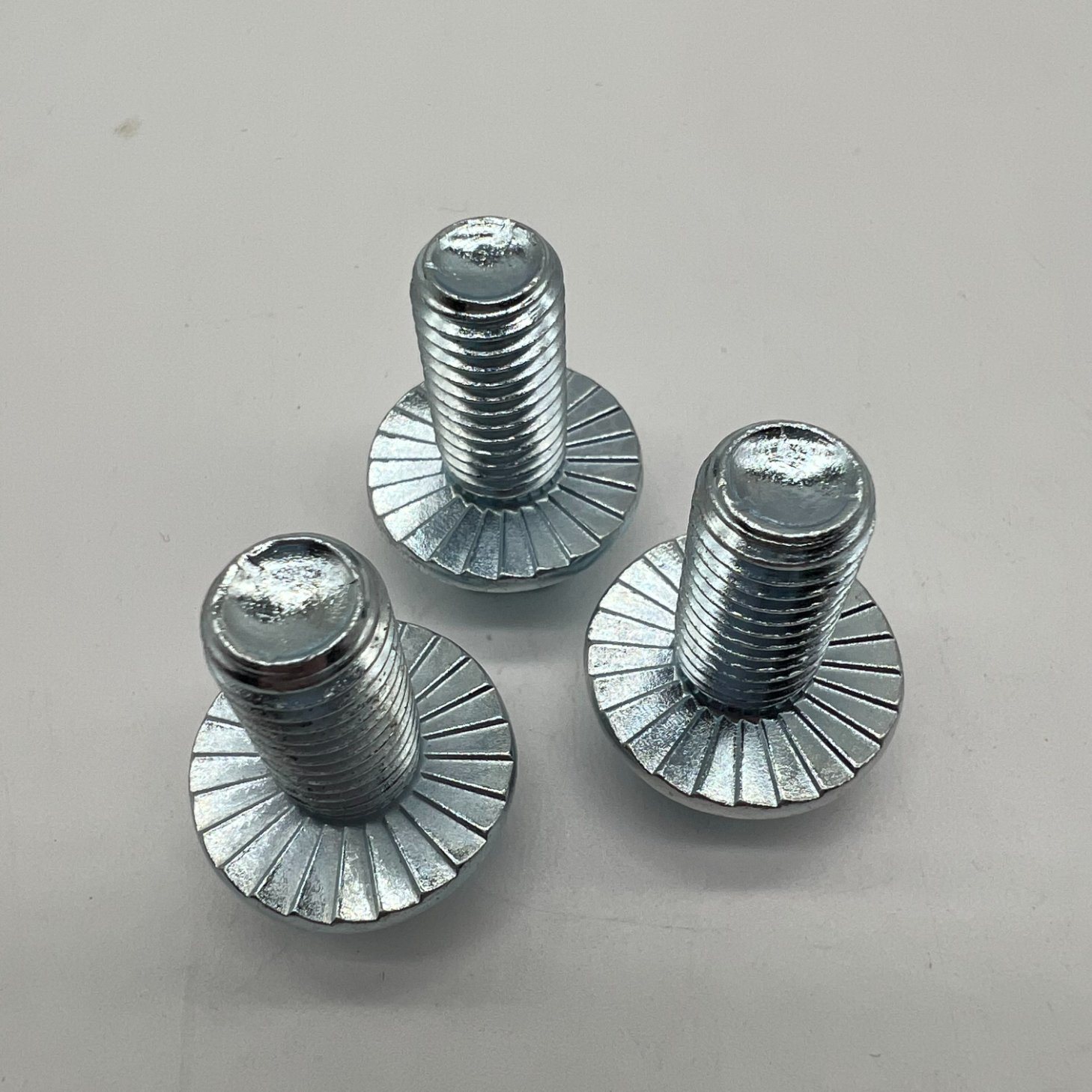 DIN6921 M12X25 Hex Bolt Flange Bolt Cl8.8 Zp