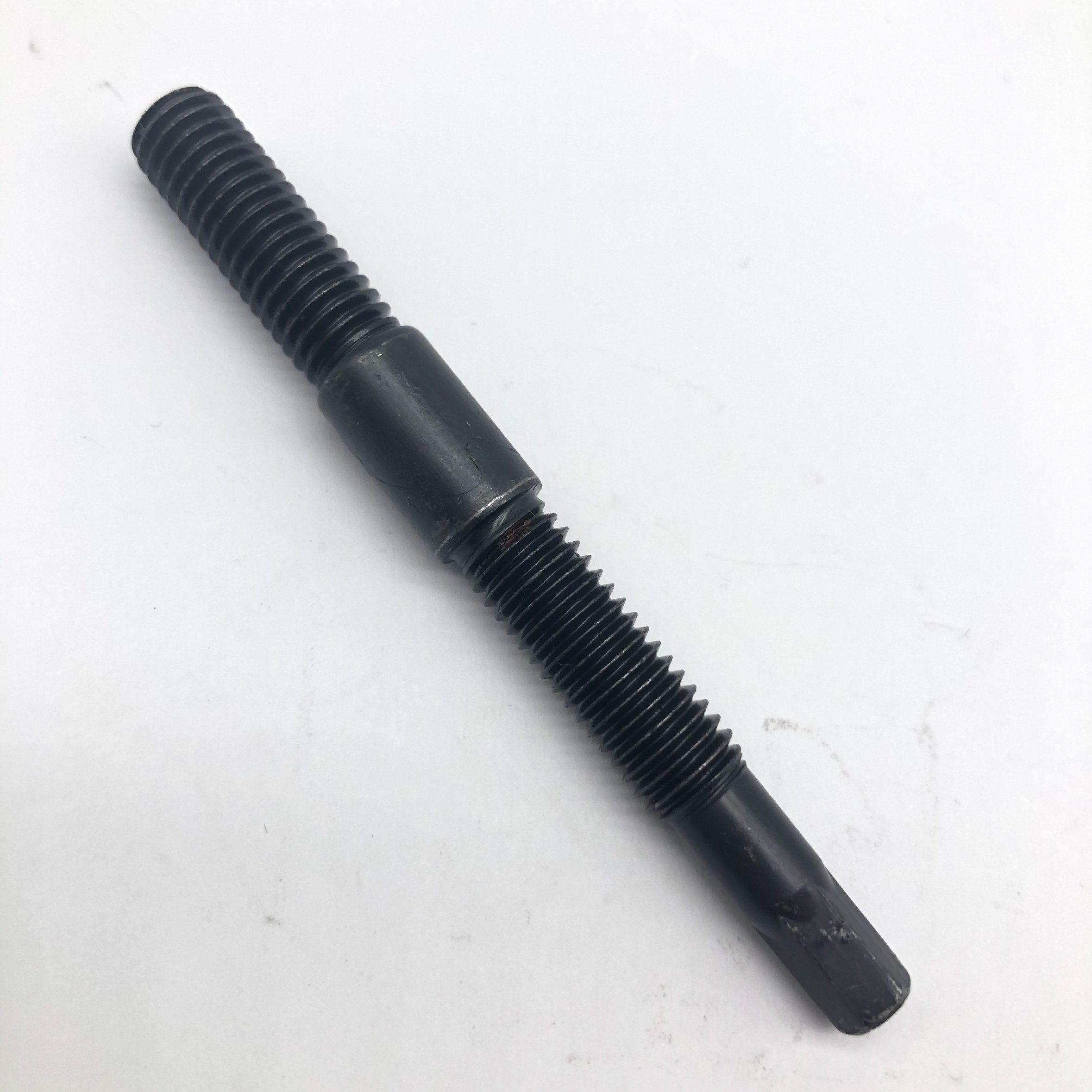 Hex Head Stud M8X1.25 for Ford Auto Parts Class 8.8