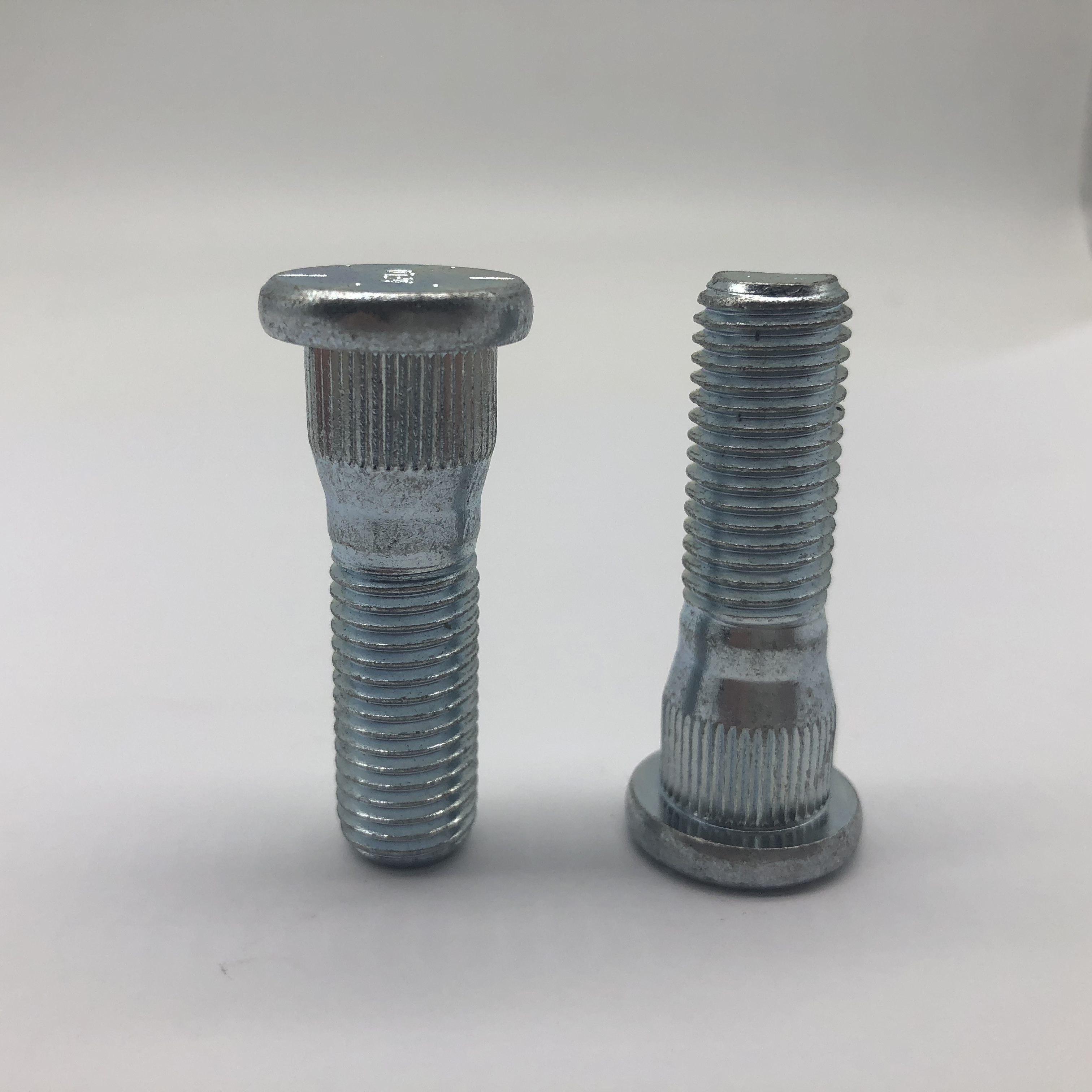 Flange Bolt Wheel Bolt Step Bolt 14X70 Middle East Market
