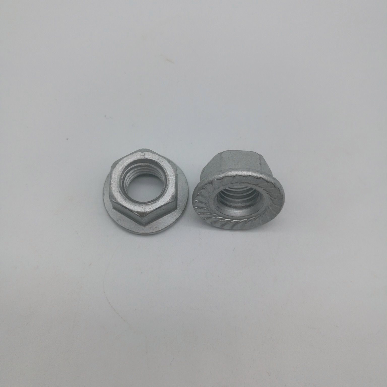 Serrated Flange Nut DIN6923 Hex Nut Flanged