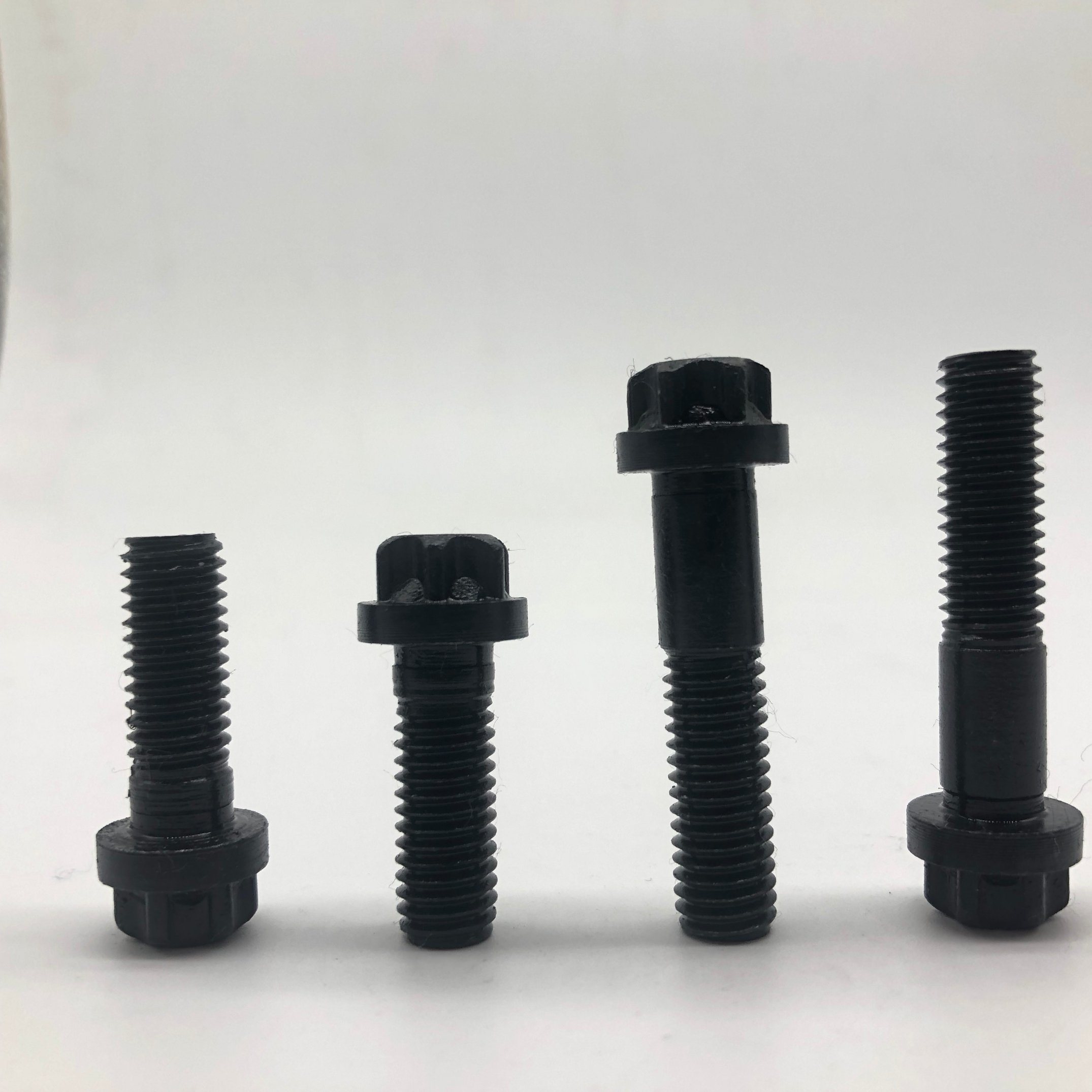 M8 Cylinder Head Screw Cylinder Head Bolt Class 12.9