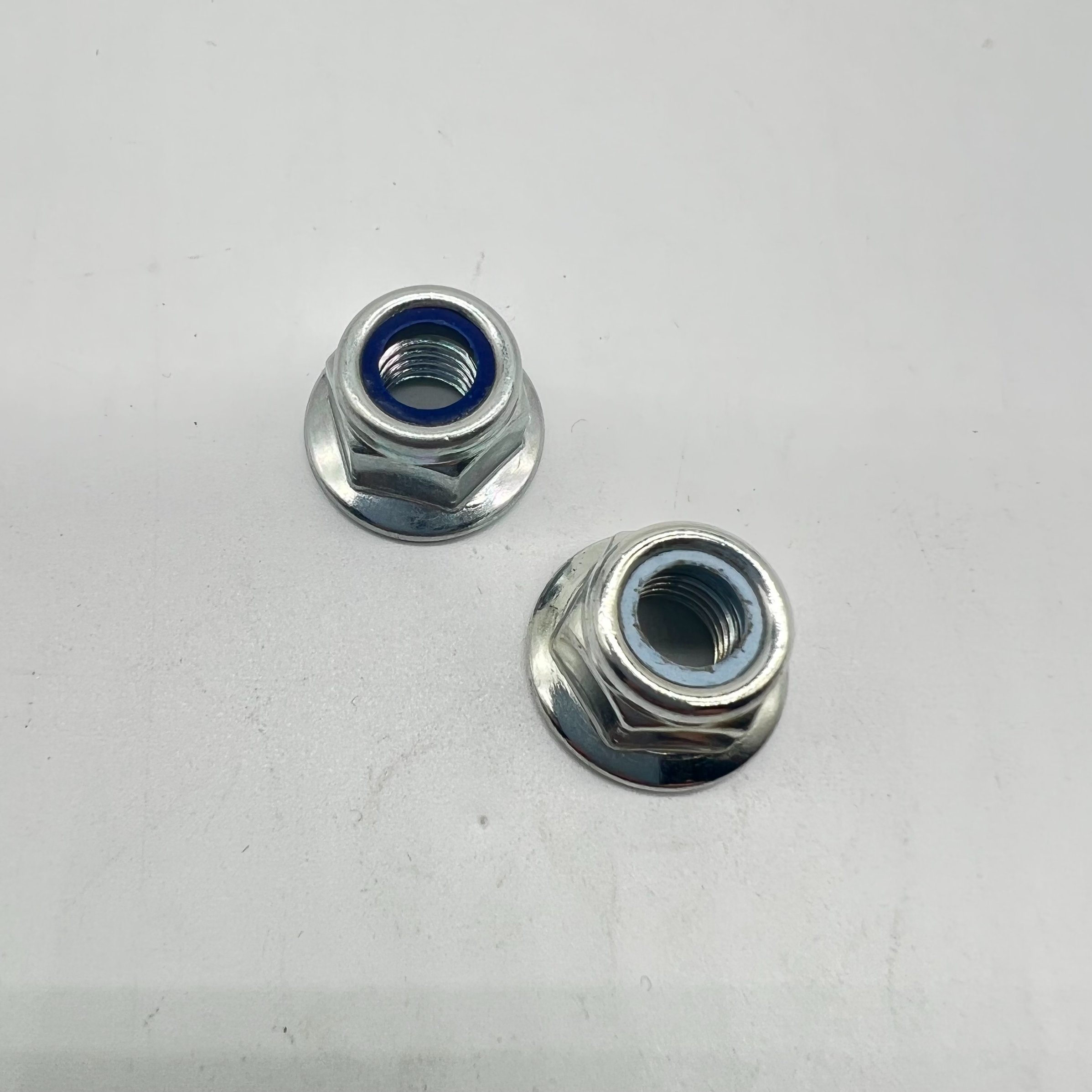 En 1663 Flange Lock Nut Prevaling Torque Nut M8