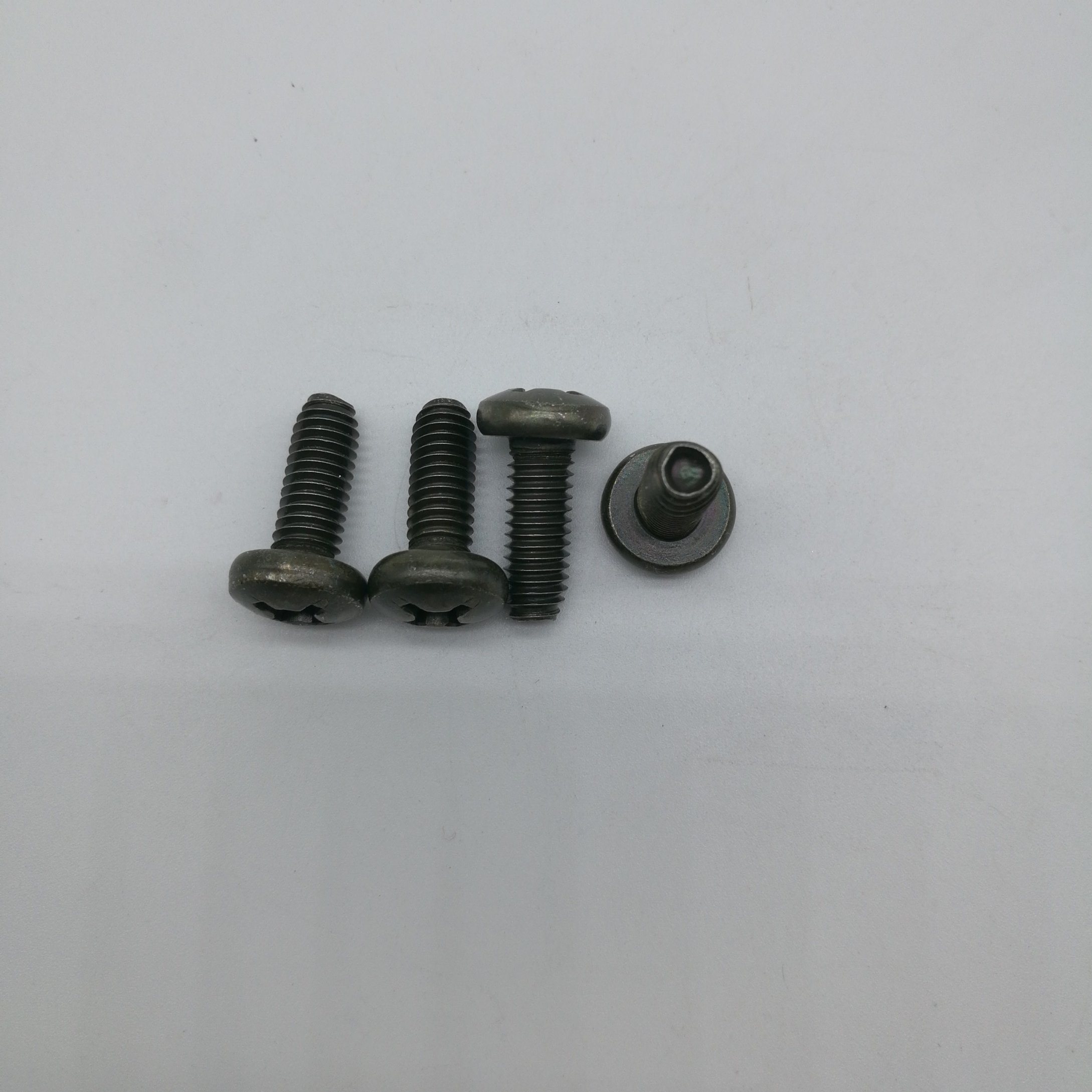 DIN7985 Pan Head Screw Machine Screw Green Zinc