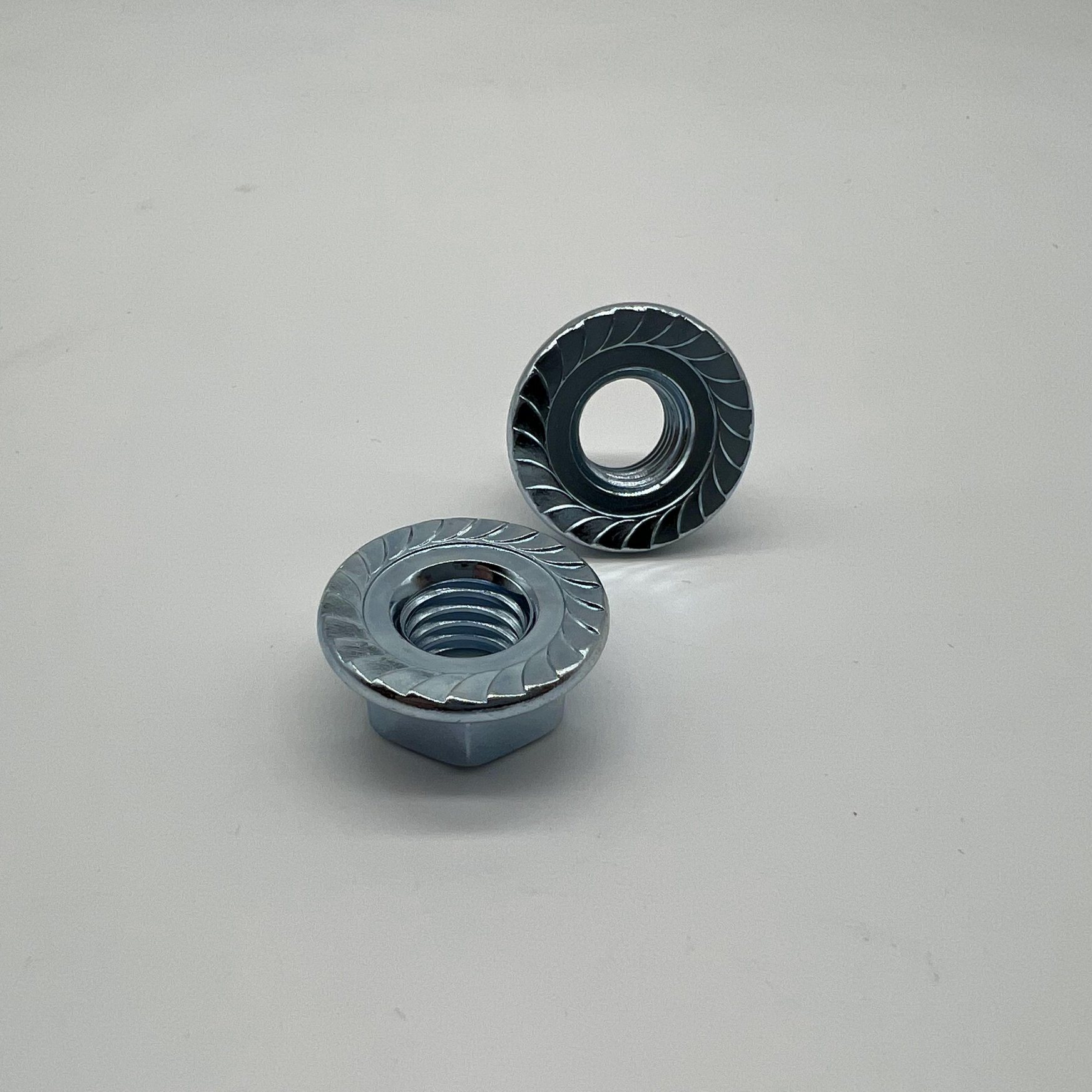 DIN6923 Flange Nut M10 with Serration Class 8