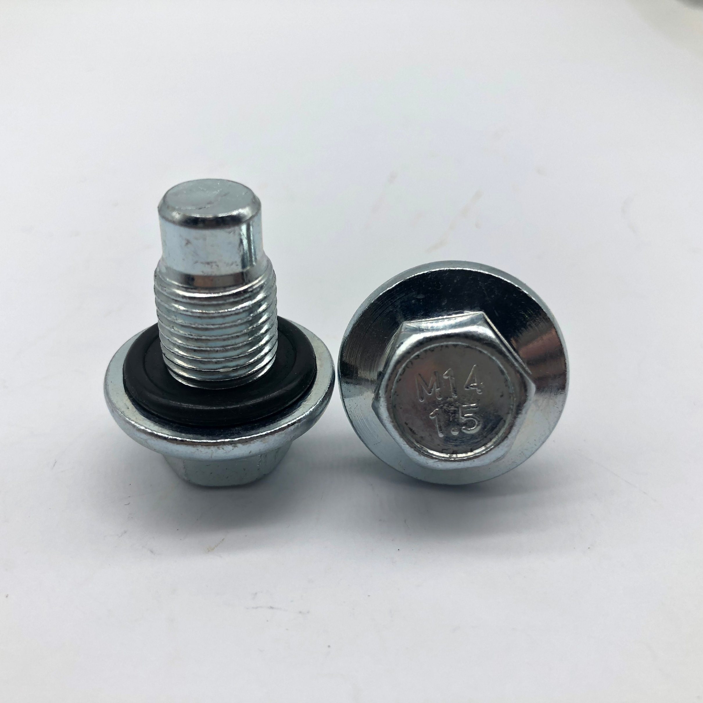 Flange bolt with rubber washer for Silos
