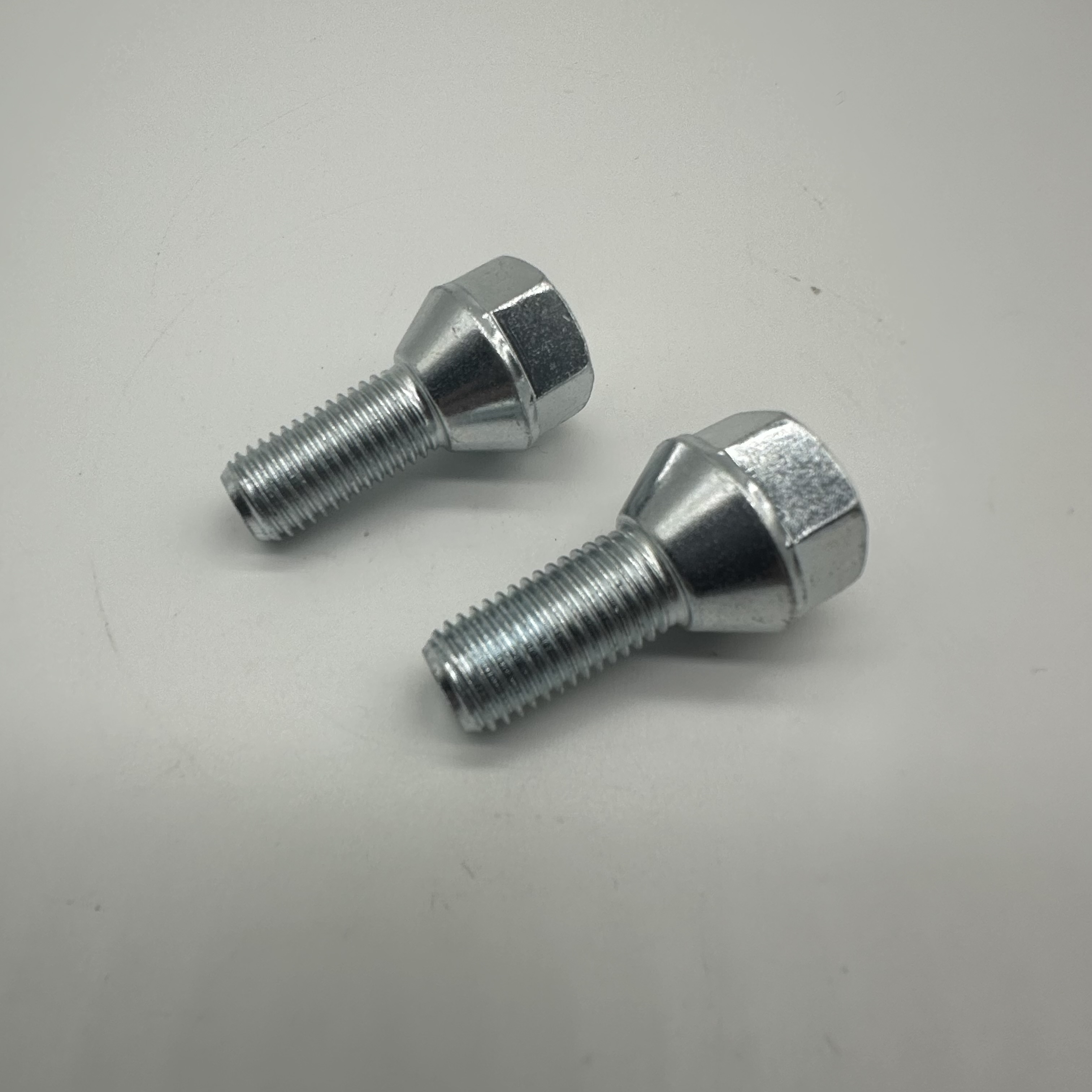 M12X1.25x24 Wheel Bolts for Trailer Class 8.8 