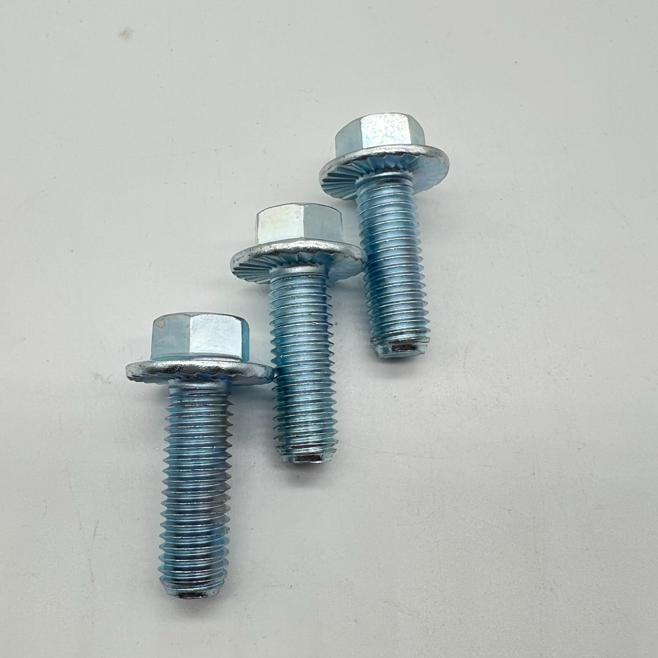 DIN6921 M12X35 Flange Bolt Flange Screw Hex Bolt Cl8.8