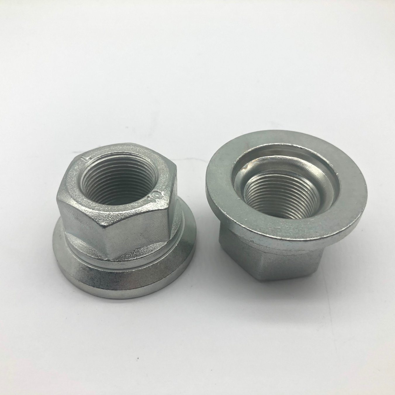 Zinc Plated Wheel Nut M22X1.5 Wheel Hub Nut